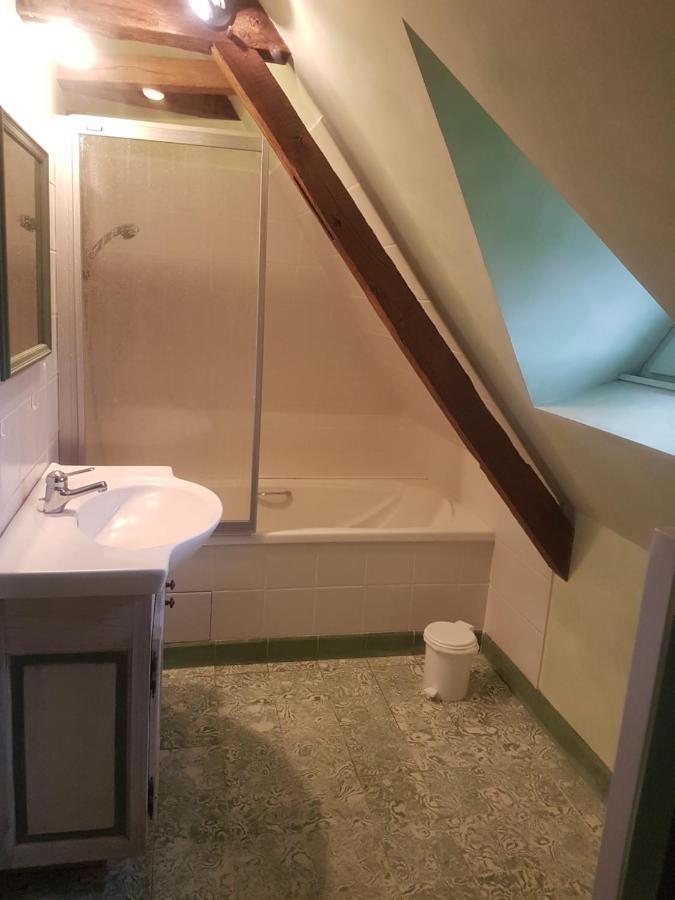 Sarrazac  La Ferme De Sapharey B&B 외부 사진